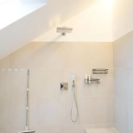 Amazing Big Apartment Klosterneuburg