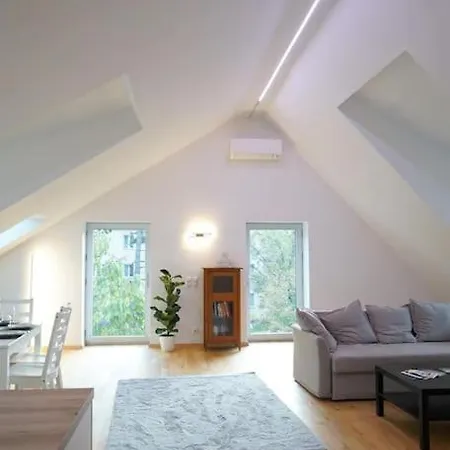 Amazing Big Apartment Klosterneuburg