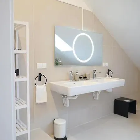Amazing Big Apartment Klosterneuburg